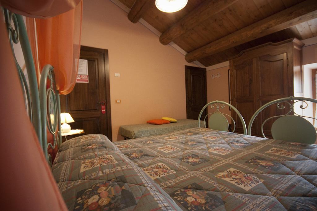 Agriturismo Vecchio Gelso Ortezzano Szoba fotó