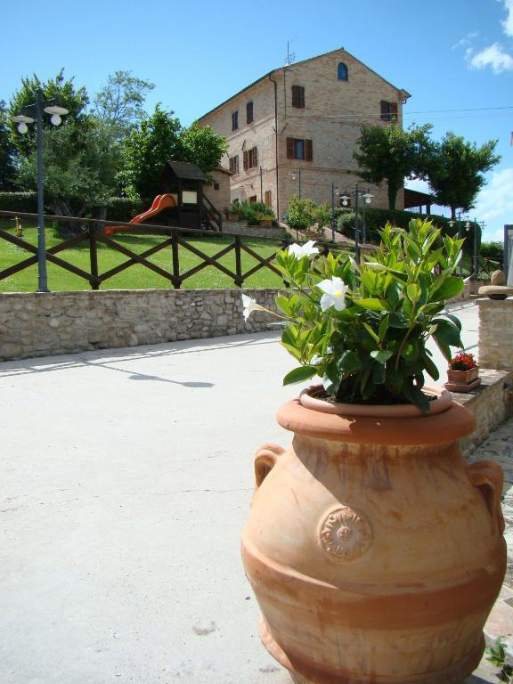 Agriturismo Vecchio Gelso Ortezzano Kültér fotó