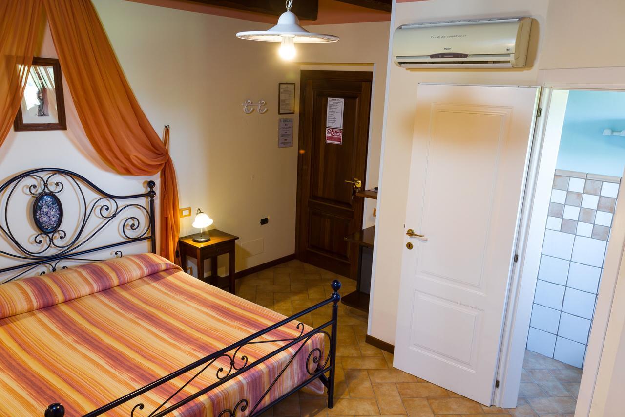 Agriturismo Vecchio Gelso Ortezzano Kültér fotó